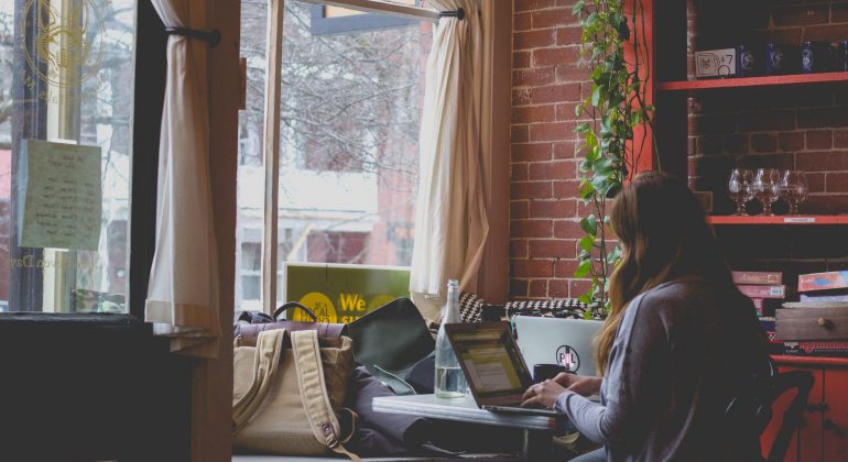 bonnie-kittle-GiIZSko7Guk-unsplash